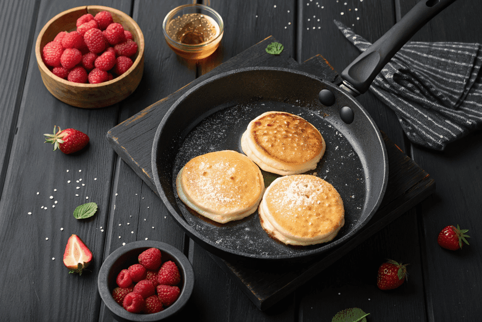 Recipe for cottage cheese pancakes without flour, perfect for gluten-free, low-carb, and high-protein diets. These fluffy pancakes make a healthy and delicious breakfast option.