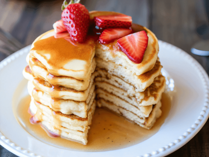 Recipe for cottage cheese pancakes without flour, perfect for gluten-free, low-carb, and high-protein diets. These fluffy pancakes make a healthy and delicious breakfast option.